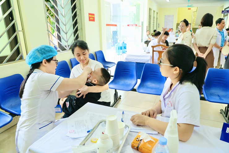 Ban Chỉ đạo Chăm sóc sức khỏe nhân dân, phòng chống dịch bệnh xã Phú Nghĩa kiểm tra công tác triển khai Chiến dịch bổ sung Vitamin A đợt I năm 2026- Ảnh 5.