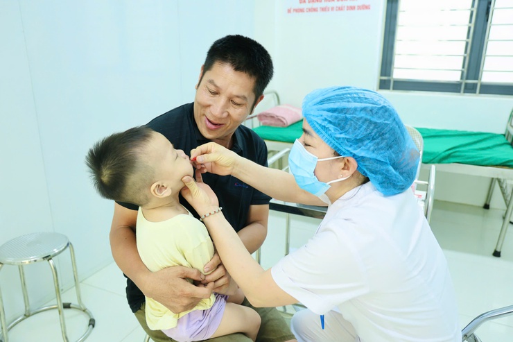 Ban Chỉ đạo Chăm sóc sức khỏe nhân dân, phòng chống dịch bệnh xã Phú Nghĩa kiểm tra công tác triển khai Chiến dịch bổ sung Vitamin A đợt I năm 2026- Ảnh 4.