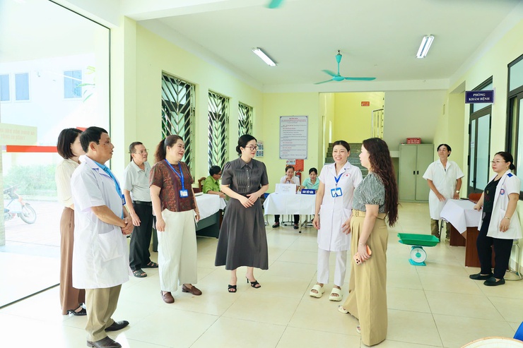 Ban Chỉ đạo Chăm sóc sức khỏe nhân dân, phòng chống dịch bệnh xã Phú Nghĩa kiểm tra công tác triển khai Chiến dịch bổ sung Vitamin A đợt I năm 2026- Ảnh 8.