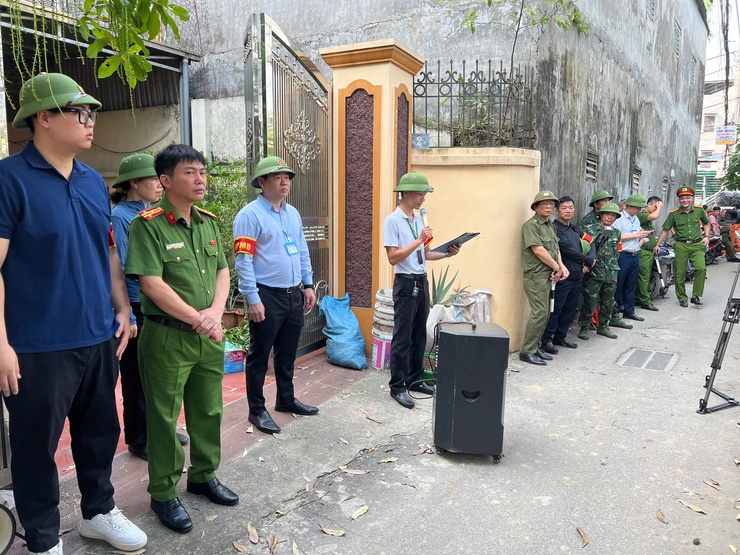 Phường Tây Mỗ tổ chức cưỡng chế thực hiện Quyết định thu hồi đất đối với 01 hộ gia đình tại Dự án đầu tư Khu nhà ở Tây Mỗ- Ảnh 1.