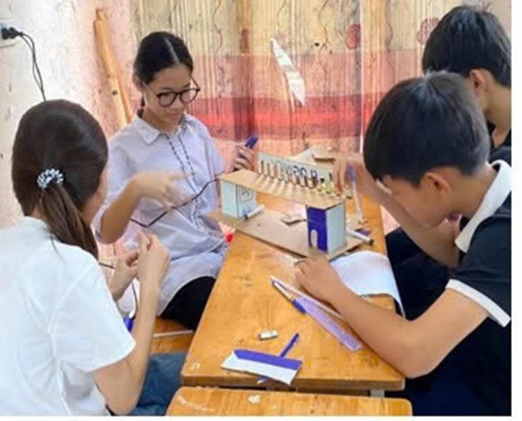 Người thầy thắp lửa sáng tạo từ những giờ học Toán- Ảnh 4.