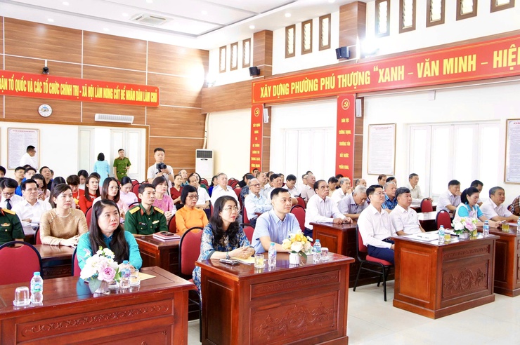 Phường Phú Thượng tổng kết, trao giải Cuộc thi chính luận bảo vệ nền tảng tư tưởng của Đảng lần thứ VI và Hội thi Báo cáo viên, Tuyên truyền viên giỏi năm 2026- Ảnh 1.