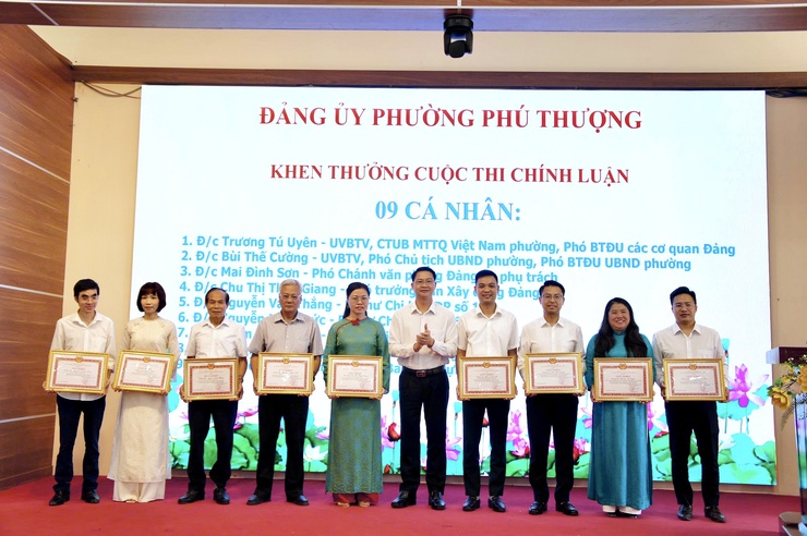 Phường Phú Thượng tổng kết, trao giải Cuộc thi chính luận bảo vệ nền tảng tư tưởng của Đảng lần thứ VI và Hội thi Báo cáo viên, Tuyên truyền viên giỏi năm 2026- Ảnh 7.