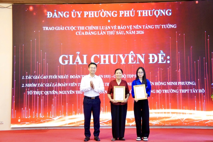 Phường Phú Thượng tổng kết, trao giải Cuộc thi chính luận bảo vệ nền tảng tư tưởng của Đảng lần thứ VI và Hội thi Báo cáo viên, Tuyên truyền viên giỏi năm 2026- Ảnh 12.