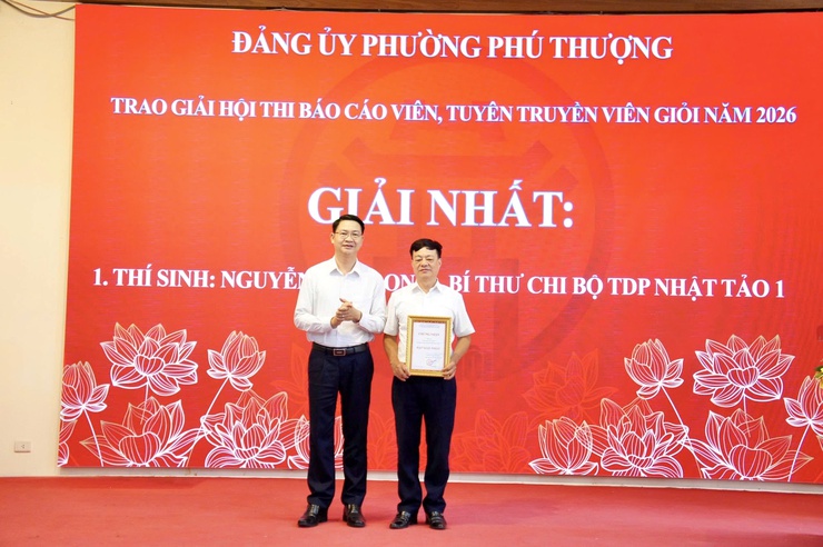 Phường Phú Thượng tổng kết, trao giải Cuộc thi chính luận bảo vệ nền tảng tư tưởng của Đảng lần thứ VI và Hội thi Báo cáo viên, Tuyên truyền viên giỏi năm 2026- Ảnh 13.