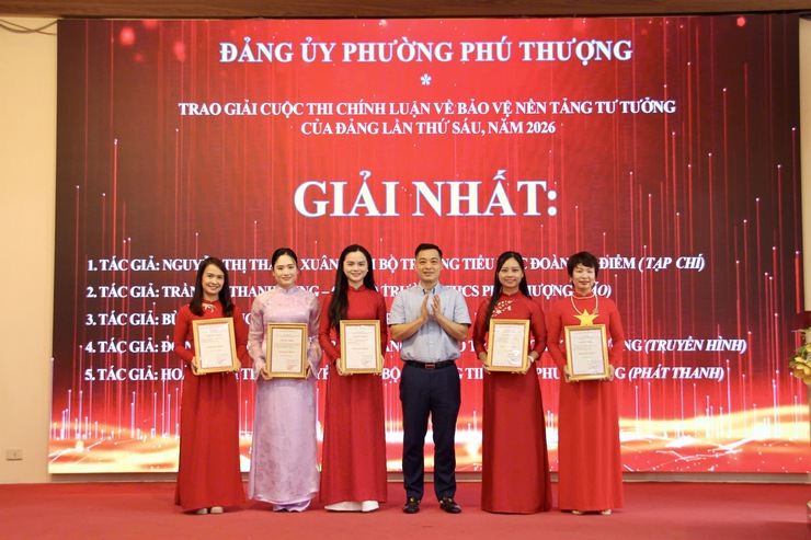 Phường Phú Thượng tổng kết, trao giải Cuộc thi chính luận bảo vệ nền tảng tư tưởng của Đảng lần thứ VI và Hội thi Báo cáo viên, Tuyên truyền viên giỏi năm 2026- Ảnh 8.