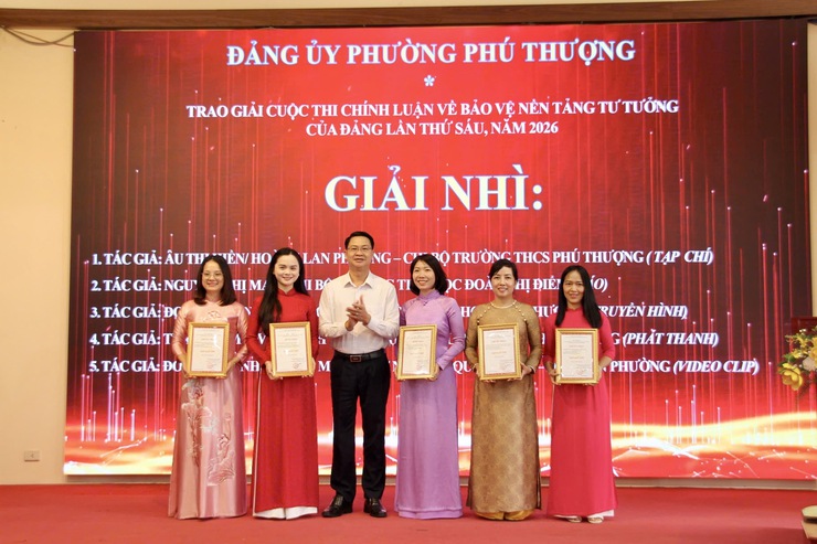 Phường Phú Thượng tổng kết, trao giải Cuộc thi chính luận bảo vệ nền tảng tư tưởng của Đảng lần thứ VI và Hội thi Báo cáo viên, Tuyên truyền viên giỏi năm 2026- Ảnh 9.