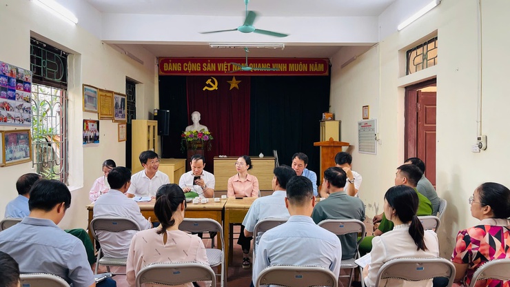 THƯỜNG TRỰC HĐND XÃ GIÁM SÁT CÔNG TÁC BẢO VỆ MÔI TRƯỜNG, QUẢN LÝ TRẬT TỰ ĐÔ THỊ TẠI KHU VỰC THƯỢNG CỐC, LONG XUYÊN- Ảnh 1.