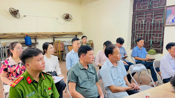 THƯỜNG TRỰC HĐND XÃ GIÁM SÁT CÔNG TÁC BẢO VỆ MÔI TRƯỜNG, QUẢN LÝ TRẬT TỰ ĐÔ THỊ TẠI KHU VỰC THƯỢNG CỐC, LONG XUYÊN- Ảnh 2.