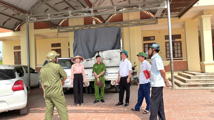 THƯỜNG TRỰC HĐND XÃ GIÁM SÁT CÔNG TÁC BẢO VỆ MÔI TRƯỜNG, QUẢN LÝ TRẬT TỰ ĐÔ THỊ TẠI KHU VỰC THƯỢNG CỐC, LONG XUYÊN- Ảnh 3.