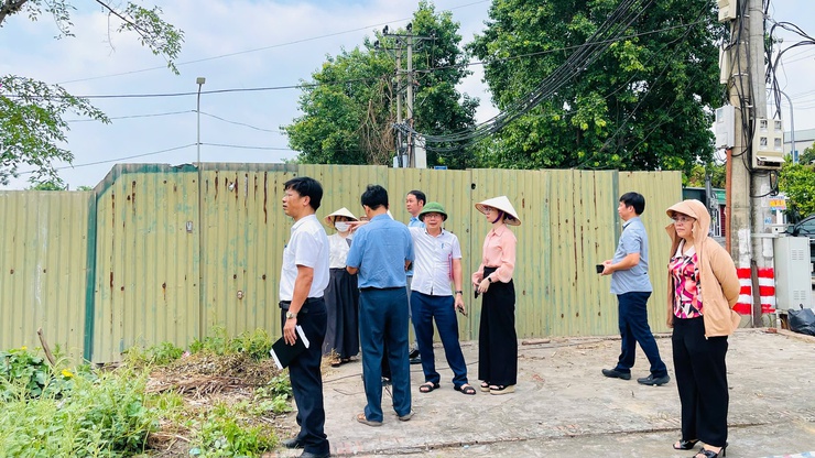 THƯỜNG TRỰC HĐND XÃ GIÁM SÁT CÔNG TÁC BẢO VỆ MÔI TRƯỜNG, QUẢN LÝ TRẬT TỰ ĐÔ THỊ TẠI KHU VỰC THƯỢNG CỐC, LONG XUYÊN- Ảnh 6.