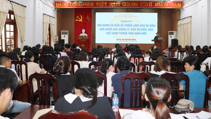 Quốc Oai khai mạc lớp bồi dưỡng kiến thức quốc phòng và an ninh đối tượng 4 năm 2026- Ảnh 3.