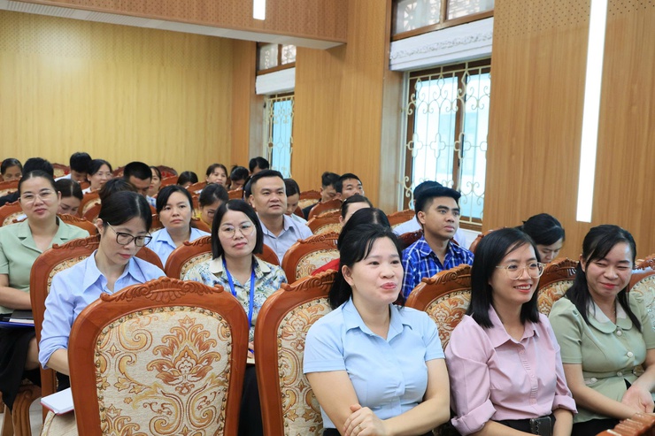 Ủy ban nhân dân xã Thư Lâm tổ chức Hội nghị đào tạo, hướng dẫn sử dụng hệ thống quản trị thực thi nhiệm vụ và đánh giá cán bộ gắn với đo lường hiệu suất công việc ( OKR/KPI) năm 2026- Ảnh 7.