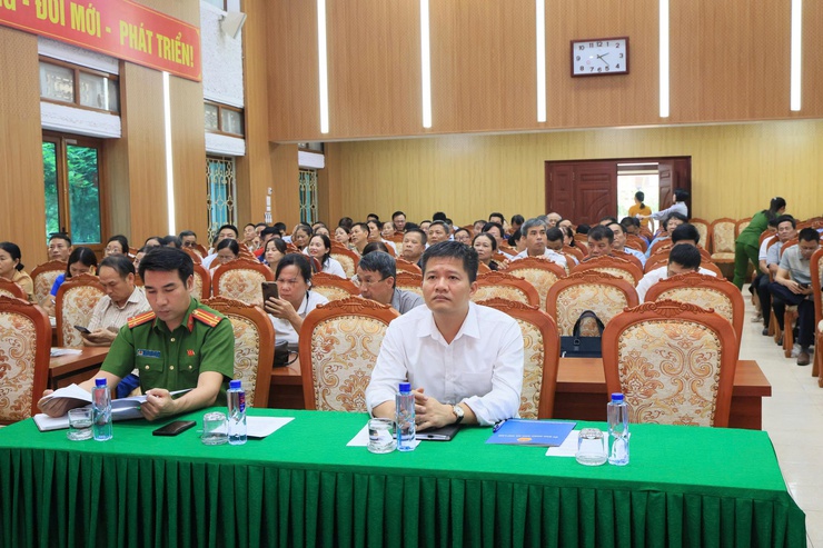 Ủy ban nhân dân xã Thư Lâm tổ chức Hội nghị triển khai KH thực hiện NQ số 19/2025/NQ – HĐND và NQ số 17/2026/NQ – HĐND của Hội đồng nhân dân Thành phố Hà Nội quy định nội dung, mức hỗ trợ đóng BHXH tự nguyện, BHYT - Ảnh 2.