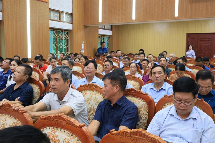 Ủy ban nhân dân xã Thư Lâm tổ chức Hội nghị triển khai KH thực hiện NQ số 19/2025/NQ – HĐND và NQ số 17/2026/NQ – HĐND của Hội đồng nhân dân Thành phố Hà Nội quy định nội dung, mức hỗ trợ đóng BHXH tự nguyện, BHYT - Ảnh 5.