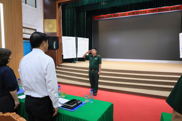 XÃ THƯ LÂM TỔ CHỨC HỘI NGHỊ TẬP HUẤN, BỒI DƯỠNG CÔNG TÁC DIỄN TẬP TÁC CHIẾN TRONG KHU VỰC PHÒNG THỦ NĂM 2026- Ảnh 1.