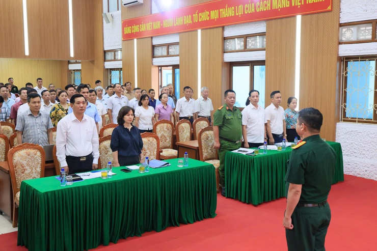 XÃ THƯ LÂM TỔ CHỨC HỘI NGHỊ TẬP HUẤN, BỒI DƯỠNG CÔNG TÁC DIỄN TẬP TÁC CHIẾN TRONG KHU VỰC PHÒNG THỦ NĂM 2026- Ảnh 3.
