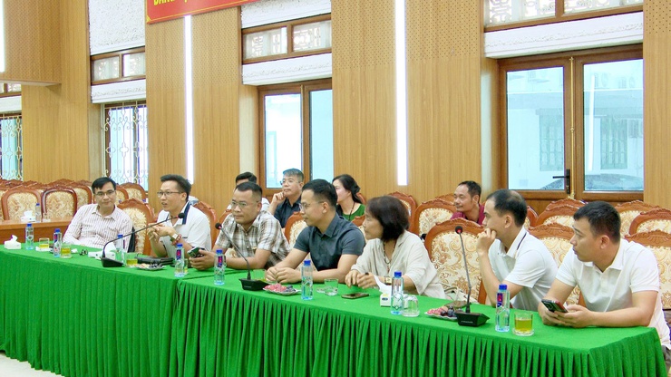 THƯ LÂM GẶP MẶT ĐẠI BIỂU CÁC CƠ QUAN BÁO CHÍ NHÂN KỶ NIỆM 101 NĂM NGÀY BÁO CHÍ CÁCH MẠNG VIỆT NAM- Ảnh 4.