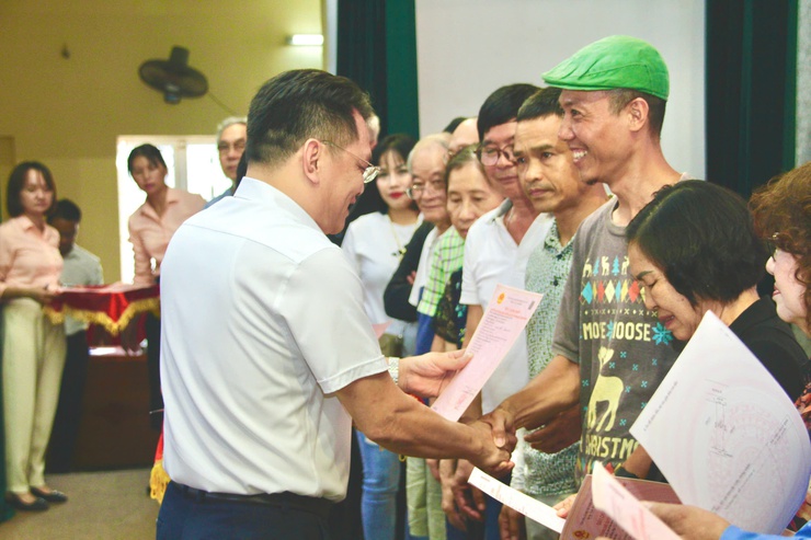 XÃ THƯ LÂM ĐẨY NHANH CẤP GIẤY CHỨNG NHẬN QUYỀN SỬ DỤNG ĐẤT TÁI ĐỊNH CƯ CHO NGƯỜI DÂN PHỤC VỤ CÁC DỰ ÁN TRỌNG ĐIỂM- Ảnh 3.