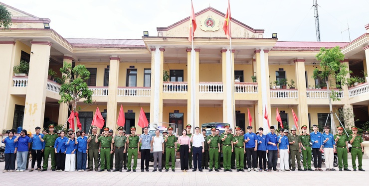 Quảng Bị phát động cao điểm phòng, chống ma túy, quyết tâm xây dựng địa bàn không ma túy- Ảnh 2.