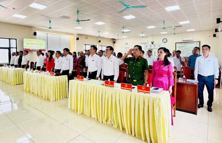 HĐND xã Nam Phù thông qua nhiều Nghị quyết quan trọng trong chặng đường mới- Ảnh 2.