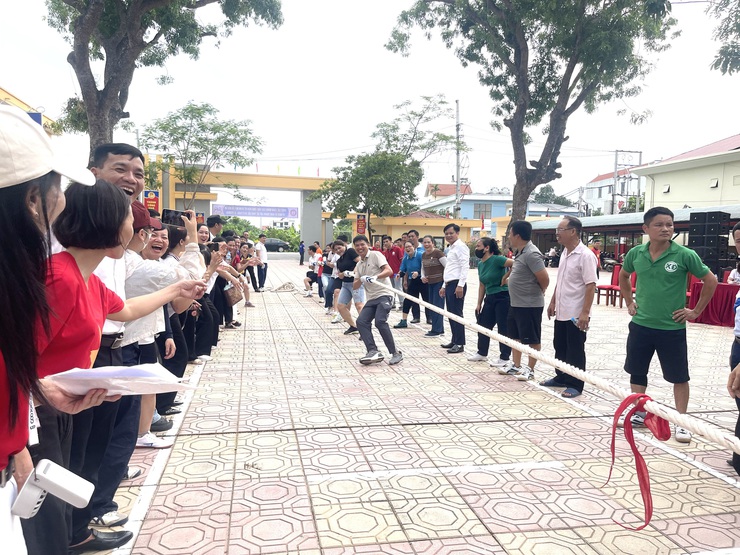 Sôi nổi Giải kéo co chào mừng kỷ niệm 01 năm thành lập xã Phúc Lộc (01/7/2025 – 01/7/2026)- Ảnh 8.