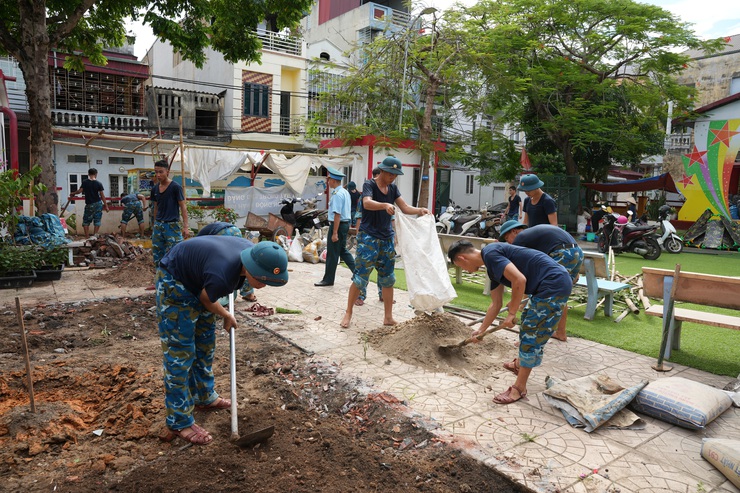 TRƯỜNG MẦM NON SAO VIỆT RA QUÂN CHỈNH TRANG CẢNH QUAN, VỆ SINH MÔI TRƯỜNG XÂY DỰNG TRƯỜNG HỌC XANH - SẠCH - ĐẸP- Ảnh 4.