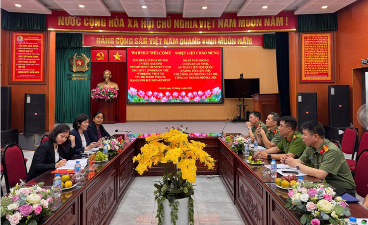Công an phường Tây Hồ tiếp và làm việc với Đoàn Văn phòng Cơ quan An ninh, An toàn Liên hợp quốc- Ảnh 1.