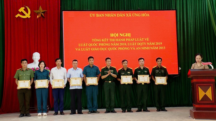 ỨNG HÒA TỔNG KẾT THI HÀNH LUẬT QUỐC PHÒNG, LUẬT DÂN QUÂN TỰ VỆ VÀ LUẬT GIÁO DỤC QUỐC PHÒNG - AN NINH.- Ảnh 5.
