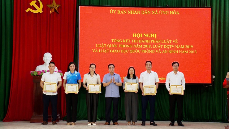 ỨNG HÒA TỔNG KẾT THI HÀNH LUẬT QUỐC PHÒNG, LUẬT DÂN QUÂN TỰ VỆ VÀ LUẬT GIÁO DỤC QUỐC PHÒNG - AN NINH.- Ảnh 4.