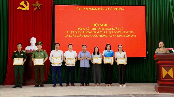 ỨNG HÒA TỔNG KẾT THI HÀNH LUẬT QUỐC PHÒNG, LUẬT DÂN QUÂN TỰ VỆ VÀ LUẬT GIÁO DỤC QUỐC PHÒNG - AN NINH.- Ảnh 3.