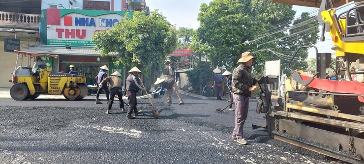 Xã Phú Nghĩa: Trải thảm nhựa Aphalt đoạn đường qua thôn Nhật Tiến thuộc Dự án cải tạo, nâng cấp tuyến đường Trường Yên - Trung Hòa - Tốt Động- Ảnh 4.