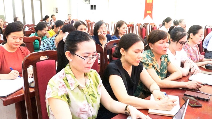 HỘI NGHỊ CAO ĐIỂM TUYÊN TRUYỀN, PHỔ BIẾN, TẬP HUẤN LUẬT THỦ ĐÔ NĂM 2026 TRÊN ĐỊA BÀN XÃ DÂN HÒA- Ảnh 6.