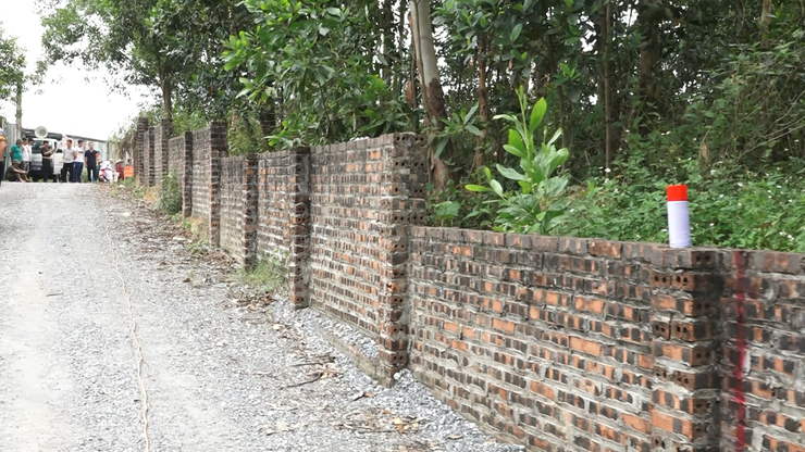 Xã Vật Lại đã tổ chức cưỡng chế công trình vi phạm, lấn chiếm đất công của ông Trần Đình Giảng ở thôn Nhông – Nương Tụ- Ảnh 6.