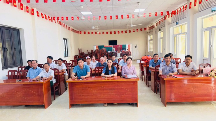 CHI BỘ 6 CỘNG HÒA TỔ CHỨC LỄ KẾT NẠP ĐẢNG VIÊN MỚI- Ảnh 1.