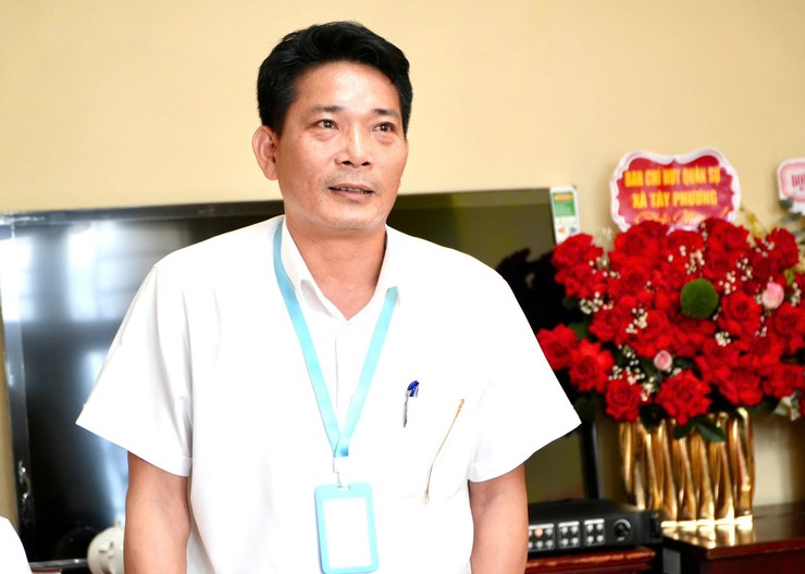 Lãnh đạo xã Tây Phương thăm, chúc mừng Trung tâm Dịch vụ Tổng hợp xã nhân kỷ niệm 101 năm Ngày Báo chí Cách mạng Việt Nam.- Ảnh 4.