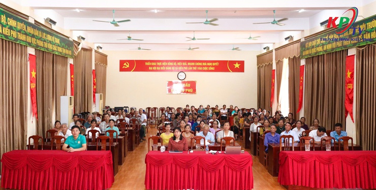 Tuyên truyền, phổ biến pháp luật về thu gom rác thải và xử lý ô nhiễm môi trường nông thôn- Ảnh 1.