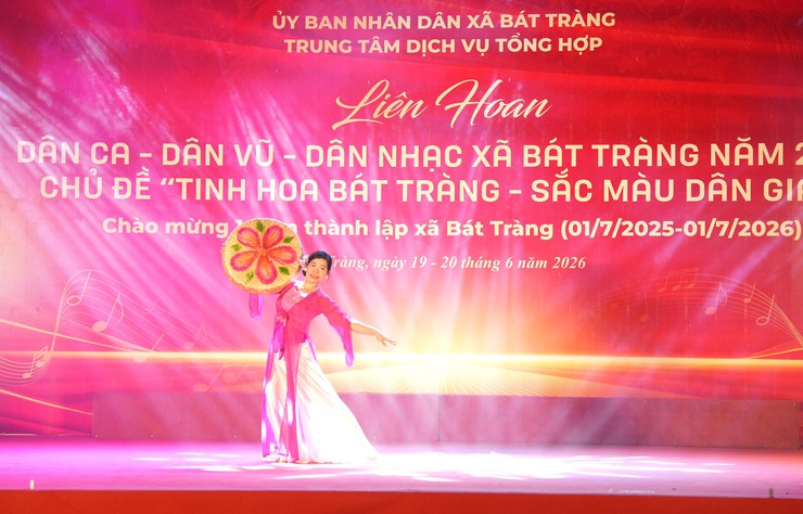 Đặc sắc đêm thi thứ hai Liên hoan Dân ca - Dân vũ - Dân nhạc xã Bát Tràng năm 2026- Ảnh 17.