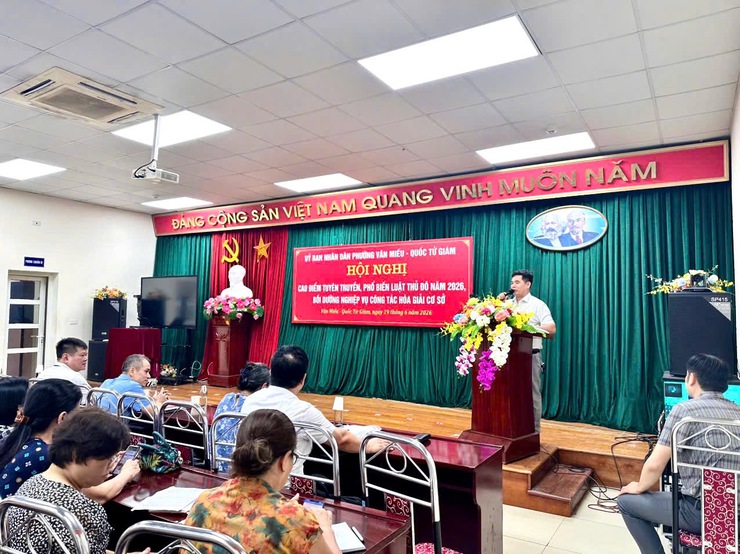 PHƯỜNG VĂN MIẾU - QUỐC TỬ GIÁM TỔ CHỨC HỘI NGHỊ CAO ĐIỂM TUYÊN TRUYỀN, PHỔ BIẾN LUẬT THỦ ĐÔ NĂM 2026 VÀ BỒI DƯỠNG NGHIỆP VỤ CÔNG TÁC HÒA GIẢI Ở CƠ SỞ- Ảnh 2.