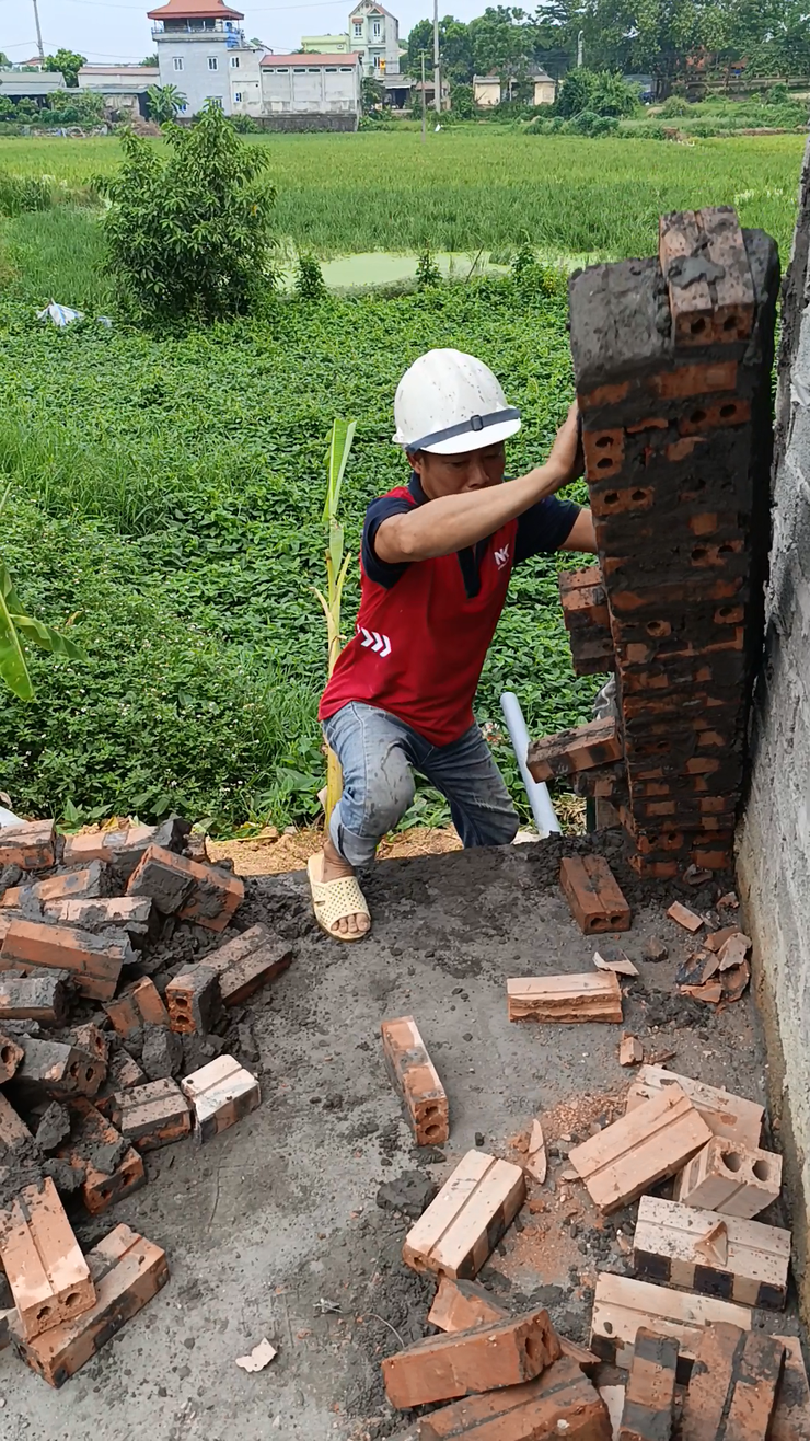 Xã Vật Lại kiểm tra, xử lý trường hợp vi phạm xây dựng công trình trên đất nông nghiệp- Ảnh 2.