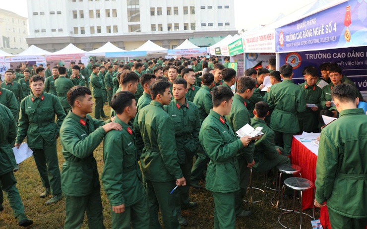 PHƯỜNG VĂN MIẾU - QUỐC TỬ GIÁM ĐẨY MẠNH TUYÊN TRUYỀN, HỖ TRỢ ĐÀO TẠO NGHỀ VÀ GIẢI QUYẾT VIỆC LÀM CHO THANH NIÊN HOÀN THÀNH NGHĨA VỤ- Ảnh 1.