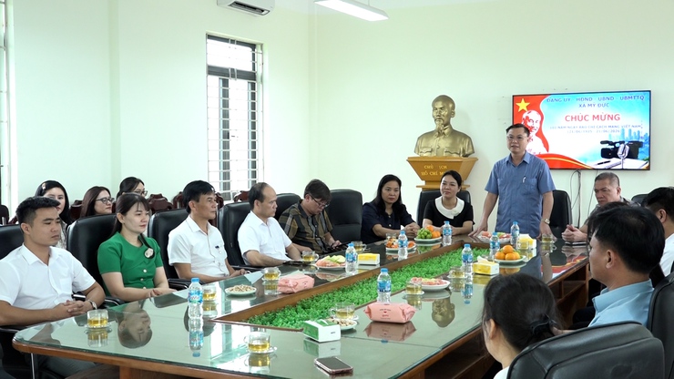 Lãnh đạo xã Mỹ Đức chúc mừng Trung tâm Dịch vụ tổng hợp xã nhân kỷ niệm 101 năm ngày Báo chí cách mạng Việt Nam ( 21/6/1925 – 21/6/2026)- Ảnh 3.