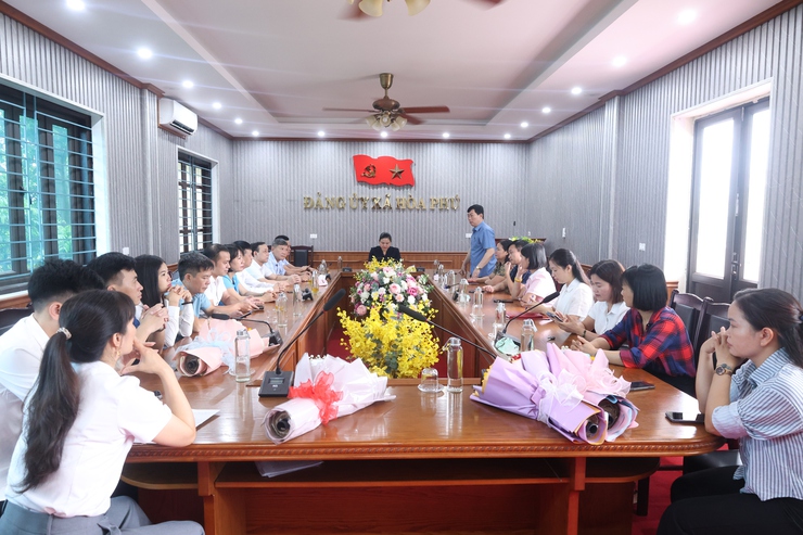 Đảng ủy xã Hòa Phú tổ chức hội nghị công bố, trao quyết định về công tác cán bộ- Ảnh 1.
