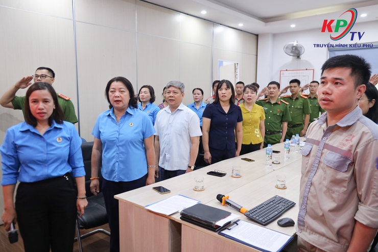 XÃ Kiều Phú ra mắt mô hình "Doanh nghiệp không ma túy" và đẩy mạnh tuyên truyền phòng, chống ma túy trong công nhân lao động- Ảnh 1.