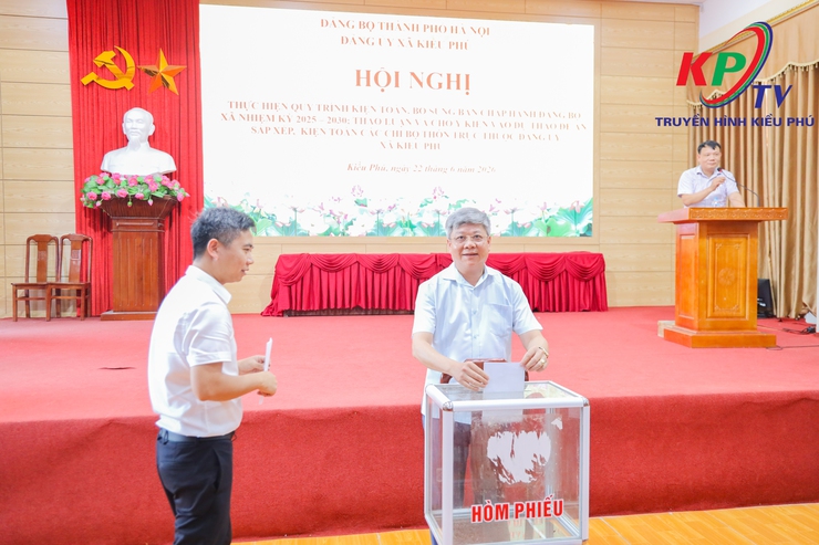 Đảng ủy xã Kiều Phú thảo luận, cho ý kiến vào các đề án sắp xếp, kiện toàn chi bộ thôn và nhân sự cấp ủy- Ảnh 8.