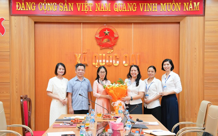 UBND xã Quốc Oai công bố và trao quyết định bổ nhiệm lãnh đạo quản lý Văn phòng HĐND&UBND và Trạm Y tế xã- Ảnh 7.