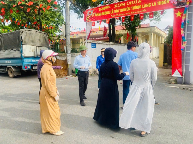 Trạm Y tế xã ra quân vệ sinh môi trường, phòng chống sốt xuất huyết- Ảnh 1.