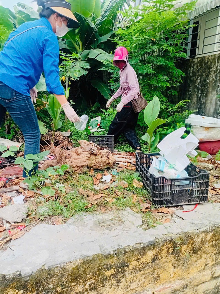 Trạm Y tế xã ra quân vệ sinh môi trường, phòng chống sốt xuất huyết- Ảnh 3.
