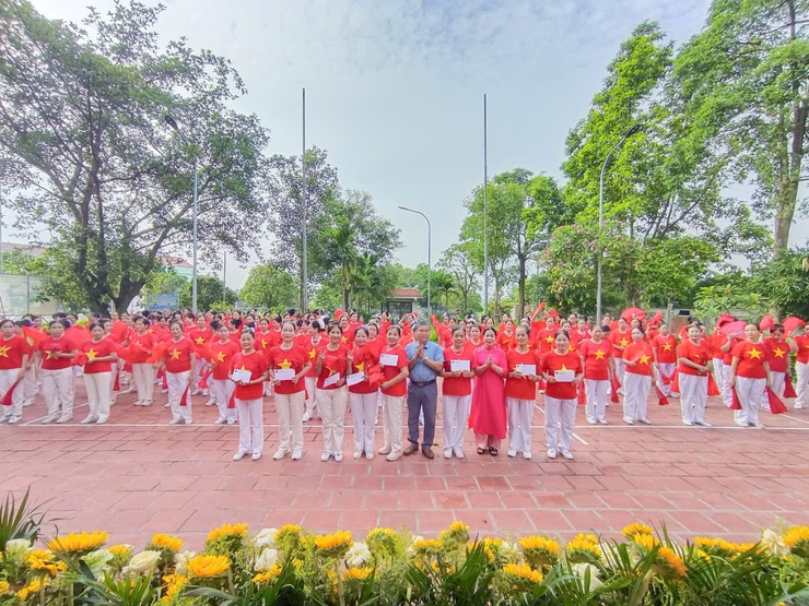 HỘI NGƯỜI CAO TUỔI XÃ THƯ LÂM TỔ CHỨC GIAO LƯU THỂ DỤC DƯỠNG SINH CỤM 1 NĂM 2026
- Ảnh 6.