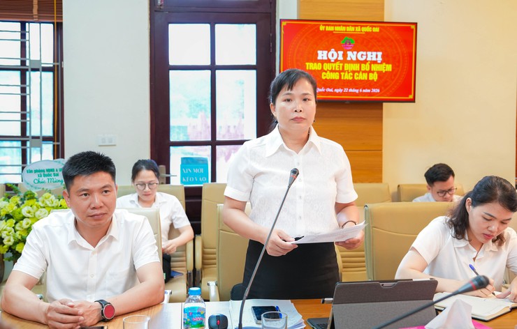 UBND xã Quốc Oai công bố và trao quyết định bổ nhiệm lãnh đạo quản lý Văn phòng HĐND&UBND và Trạm Y tế xã- Ảnh 2.